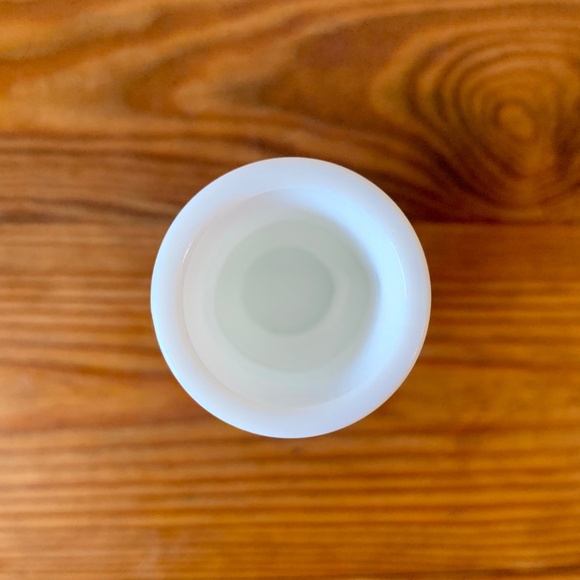 Vintage E.O. Brody Milk Glass Vase – Ribbed Swirl Pattern, USA 153 - Picture 6 of 10